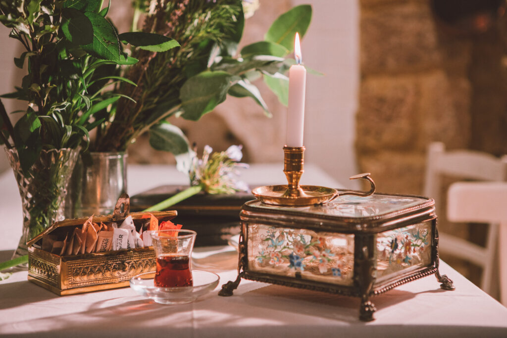 Demode Antiques